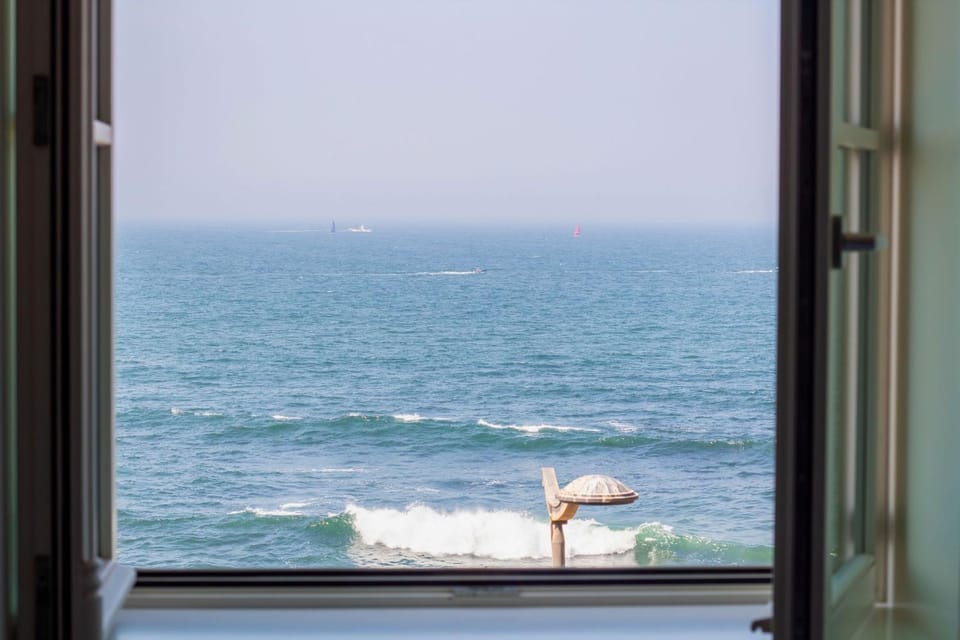 Seaside Oasis by LovelyStay Apartment in Porto