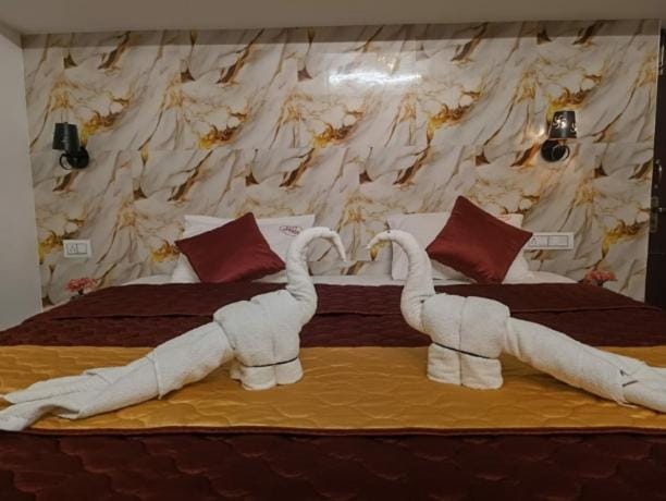 Tea Garden stays Hotel in Ooty