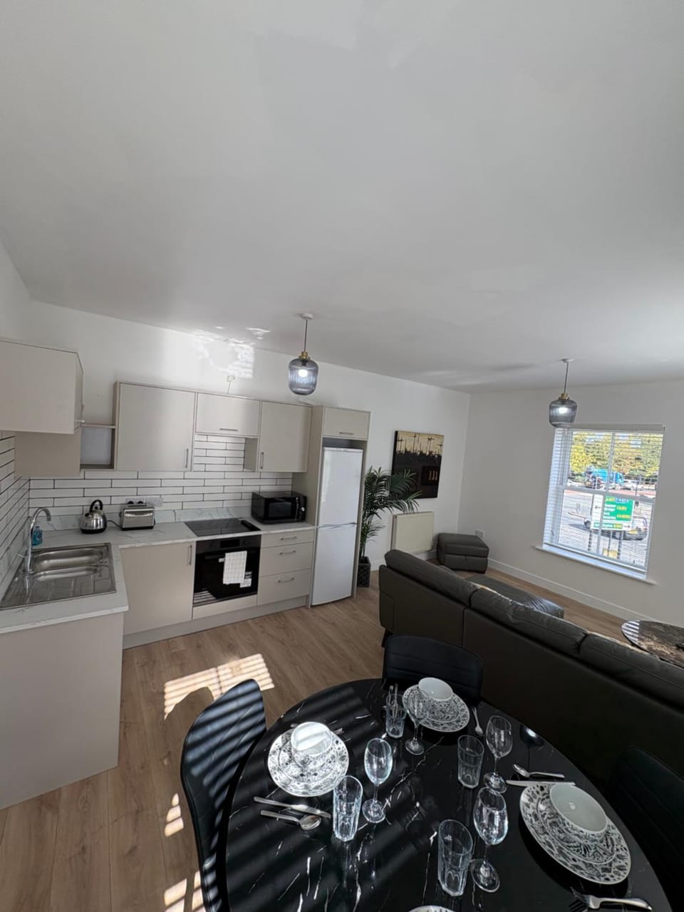 Dining area, kitchen