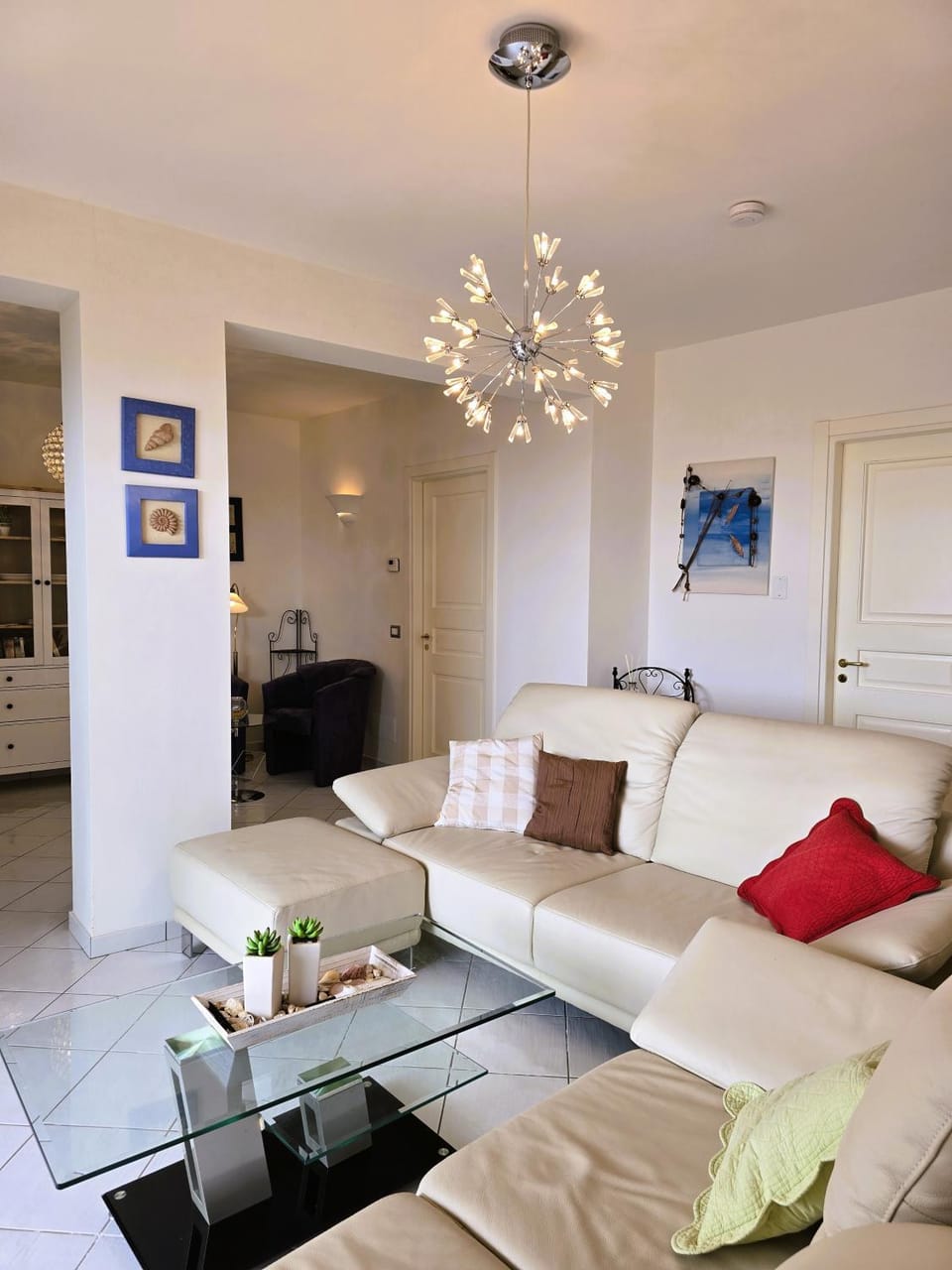 Living room, Seating area