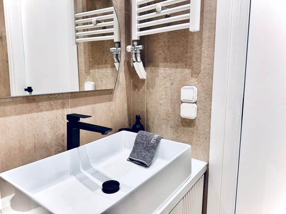 Elegant Acropolis Hideaway , Chic Koukaki Living,4 Persons, near all touristic zones Apartment in Athens