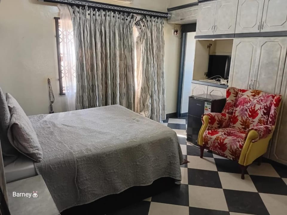 M Palace Guest House Bed and Breakfast in Gauteng