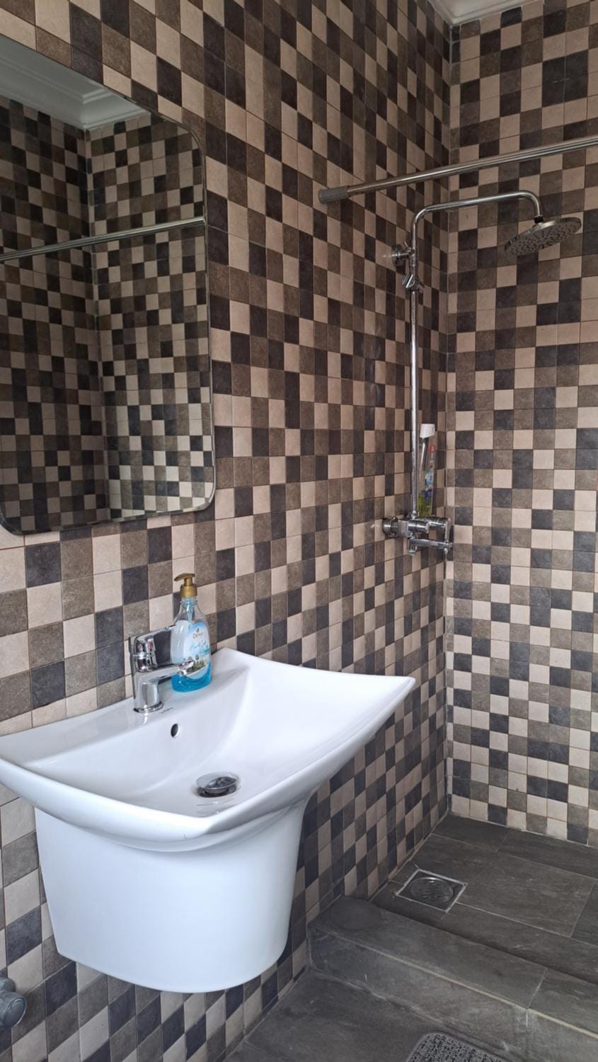 Sea View Haven Hostel in Accra