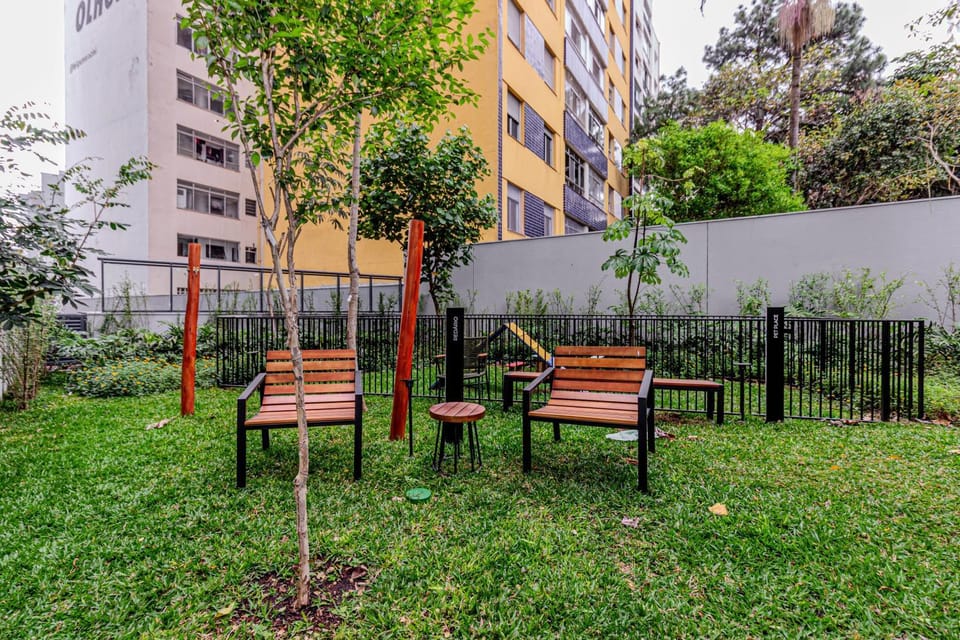 Property building, Day, Garden, Area and facilities
