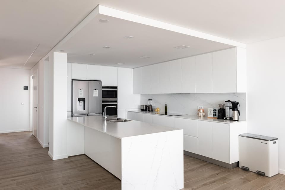 Coffee/tea facilities, Kitchen or kitchenette, oven, stove, toaster