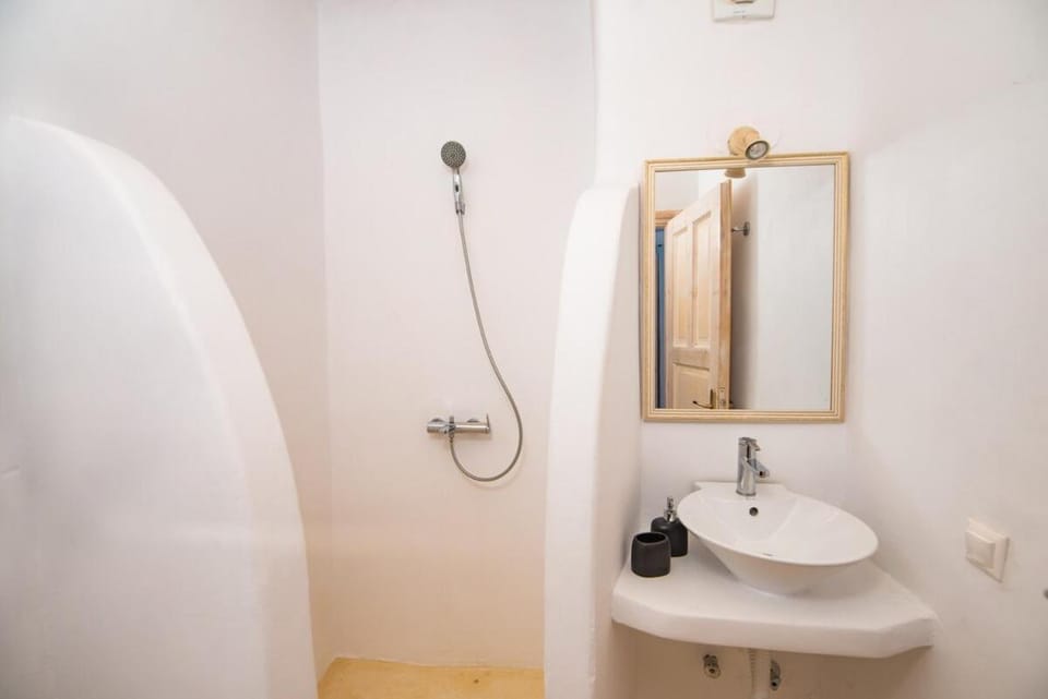 Natural Stone Villa II Villa in Mykonos, Mikonos 846 00, Greece