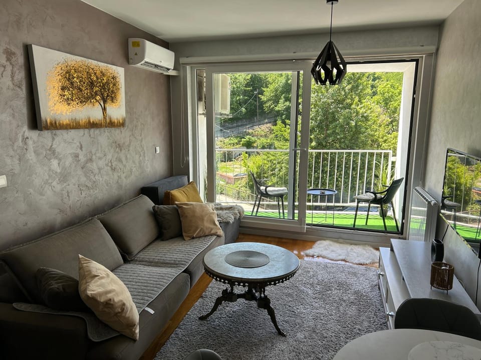 Garden, View (from property/room), Balcony/Terrace, Living room, Seating area, Dining area, Garden view