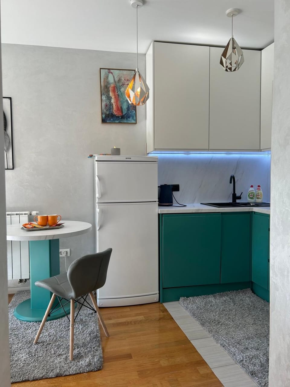 Kitchen or kitchenette, Dining area, minibar