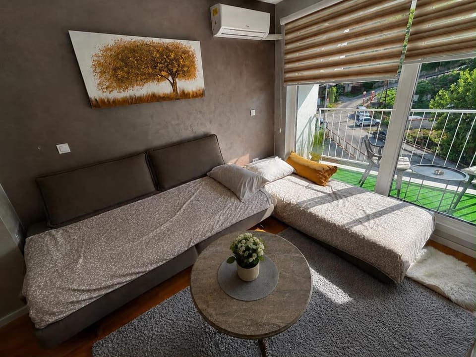 Bed, View (from property/room), Balcony/Terrace, Living room