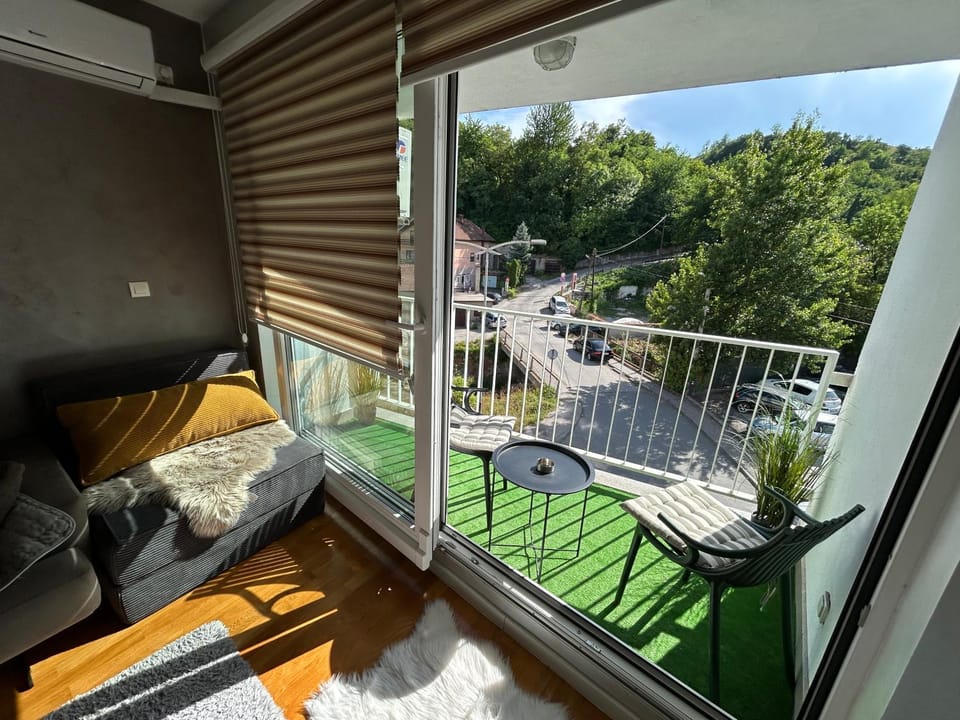 Spring, Day, Natural landscape, Garden, View (from property/room), Balcony/Terrace, Living room, Garden view