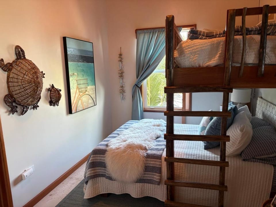Residences at Barrier Reef 10-1C Oceanfront 2 BR by Stay Floreo House in Belize District