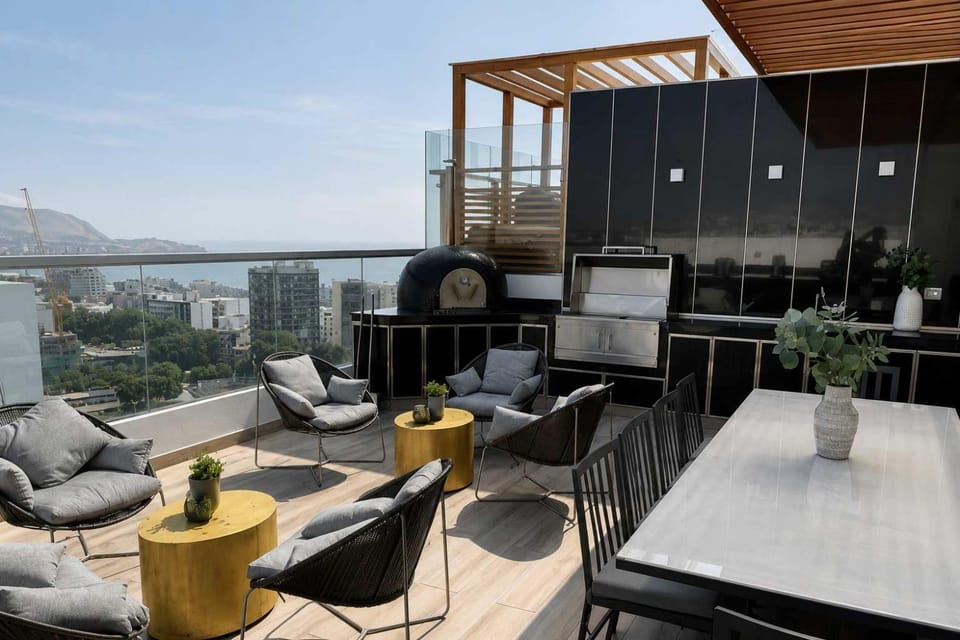 Ocean View Loft Barranco Apartment in Barranco