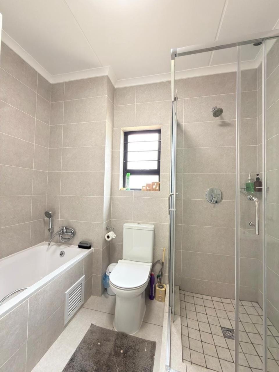 Shower, Toilet, Bathroom, Bath