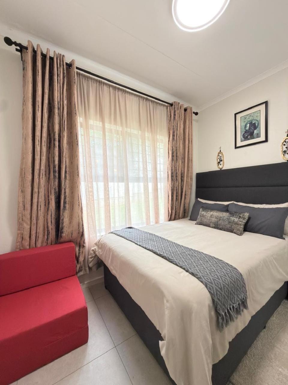 Bed, Photo of the whole room