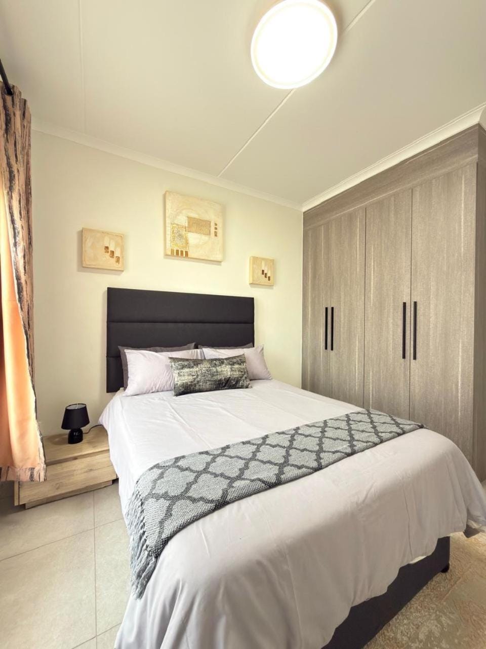 Bed, Photo of the whole room, Bedroom, wardrobe