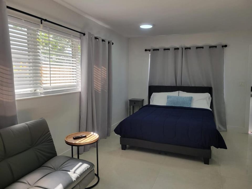 Kevin #2 Studio Apartment in Oakland Park