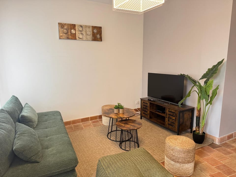 Communal lounge/ TV room, Communal lounge/ TV room, Living room