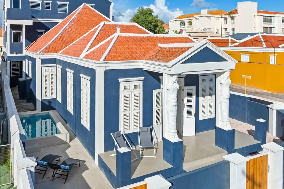 Kas Leon - Villa Heritage Retreat Villa in Willemstad