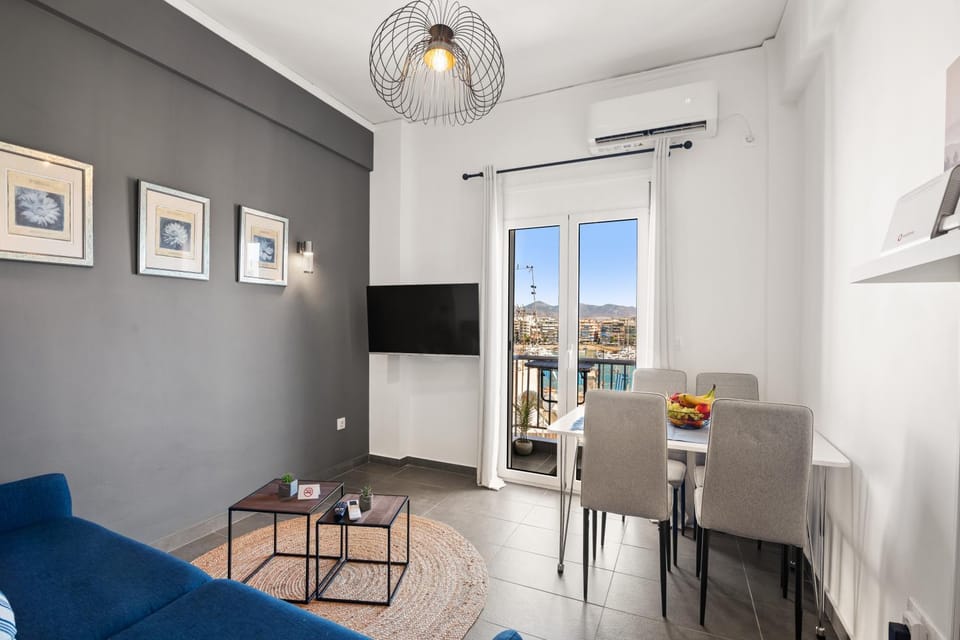 Communal lounge/ TV room, Natural landscape, TV and multimedia, View (from property/room), View (from property/room), Balcony/Terrace, Dining area, Beach, City view, City view, Mountain view, Mountain view, Sea view, Sea view, internet, air conditioner