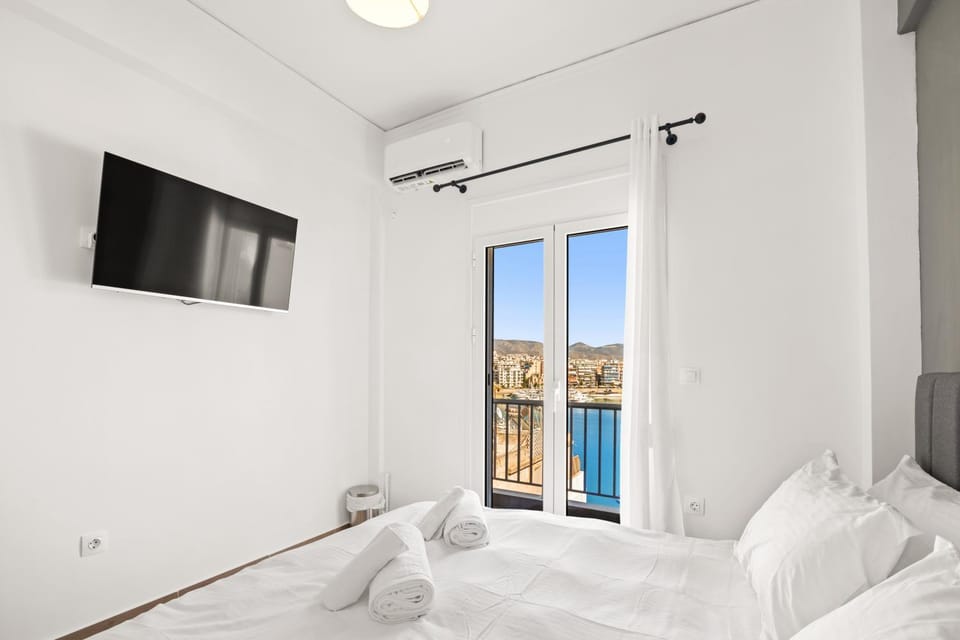 Natural landscape, View (from property/room), Beach, City view, City view, Mountain view, Sea view, Sea view