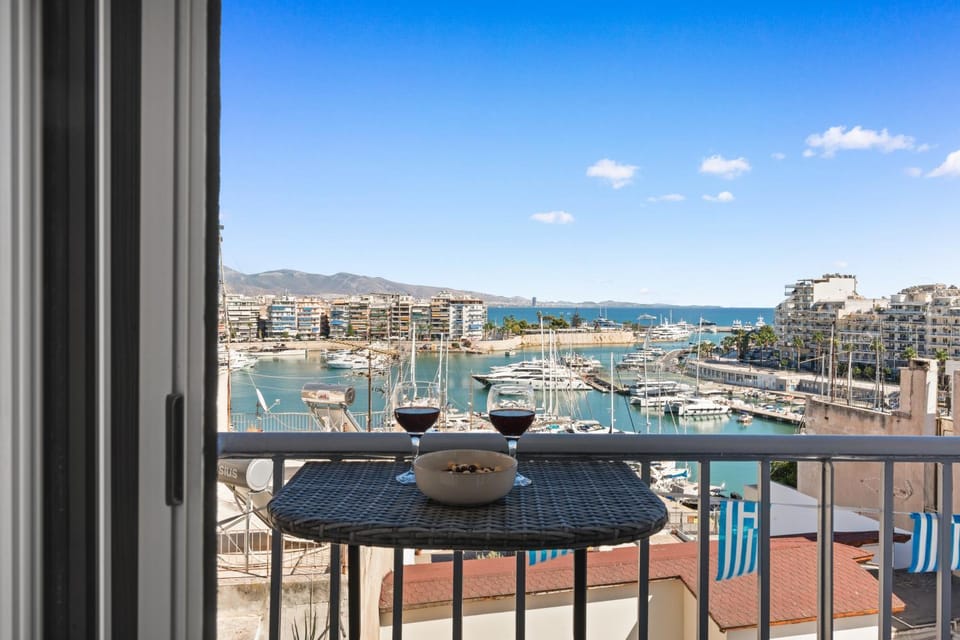 Natural landscape, View (from property/room), View (from property/room), Balcony/Terrace, Beach, City view, City view, Mountain view, Mountain view, Sea view, Sea view, Street view, Alcoholic drinks