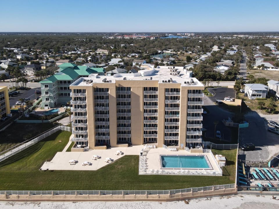 Property building, Day, Bird's eye view