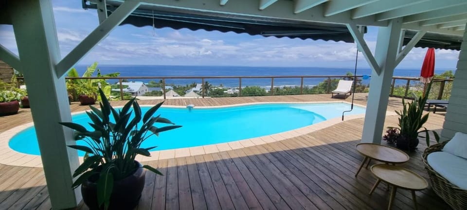Natural landscape, View (from property/room), Balcony/Terrace, Pool view, Sea view, Swimming pool, sunbed
