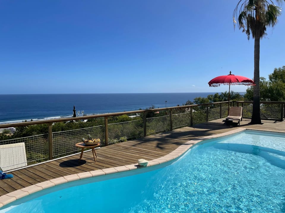 Patio, Natural landscape, View (from property/room), Balcony/Terrace, Pool view, Sea view, Swimming pool, sunbed
