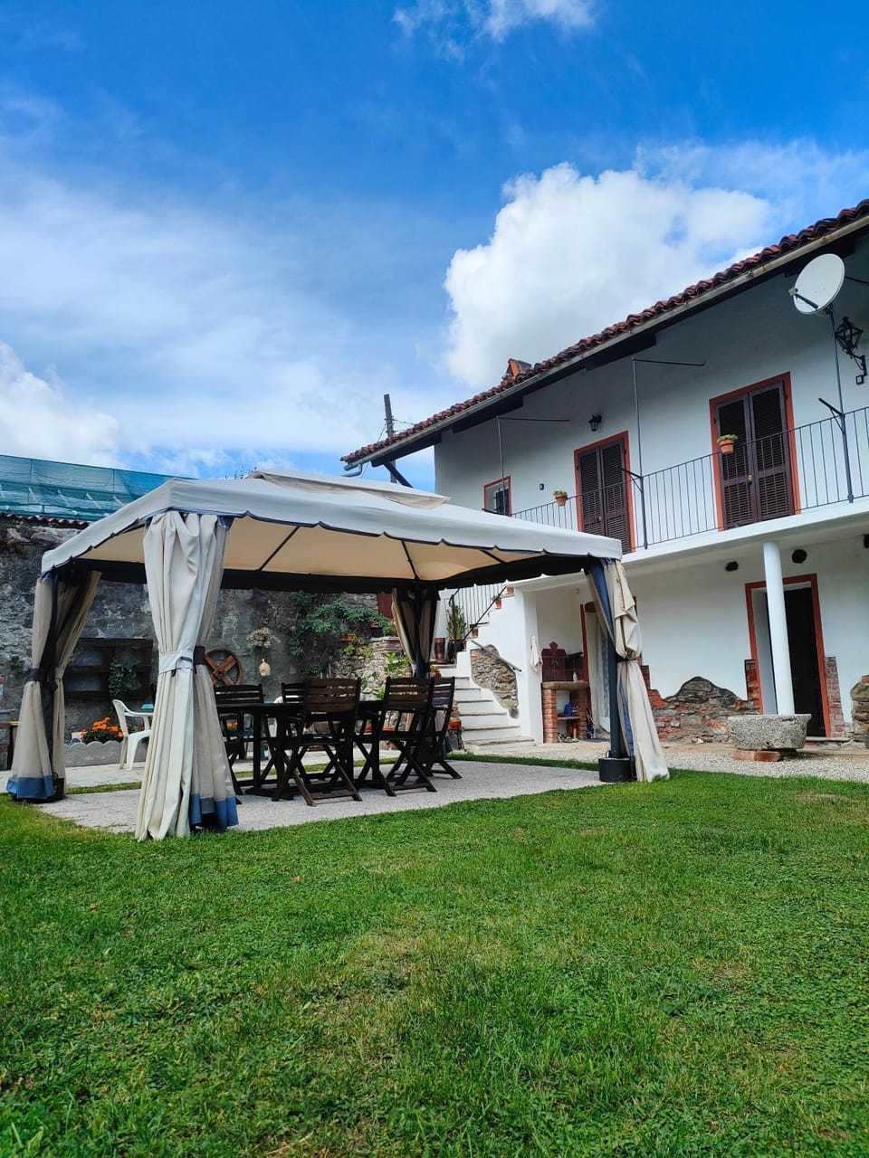 Property building, Garden view