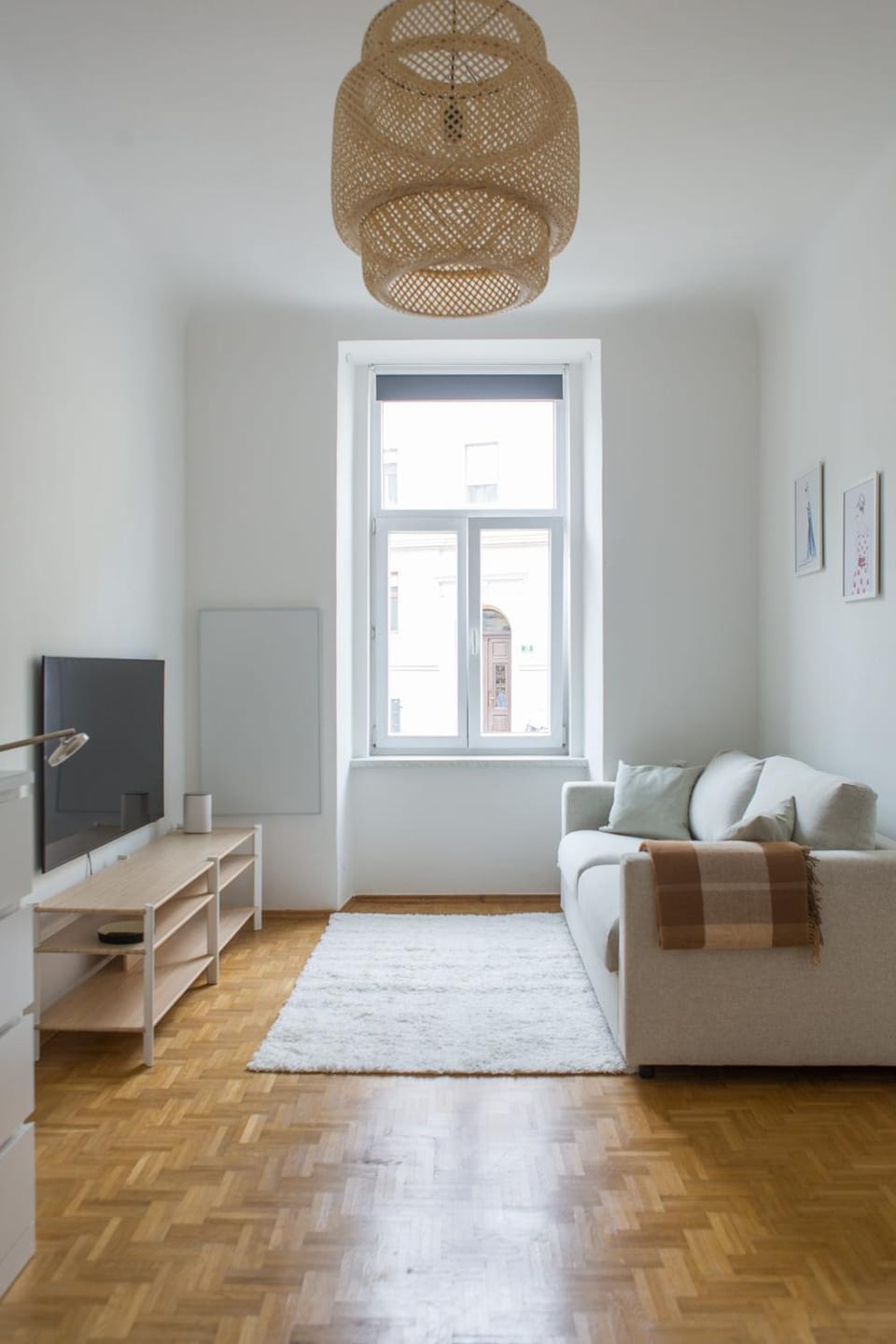 TV and multimedia, Seating area