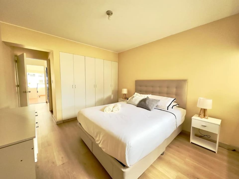 Sky Apartamento Sergio Bernales, parques y ciudad Apartment in Miraflores