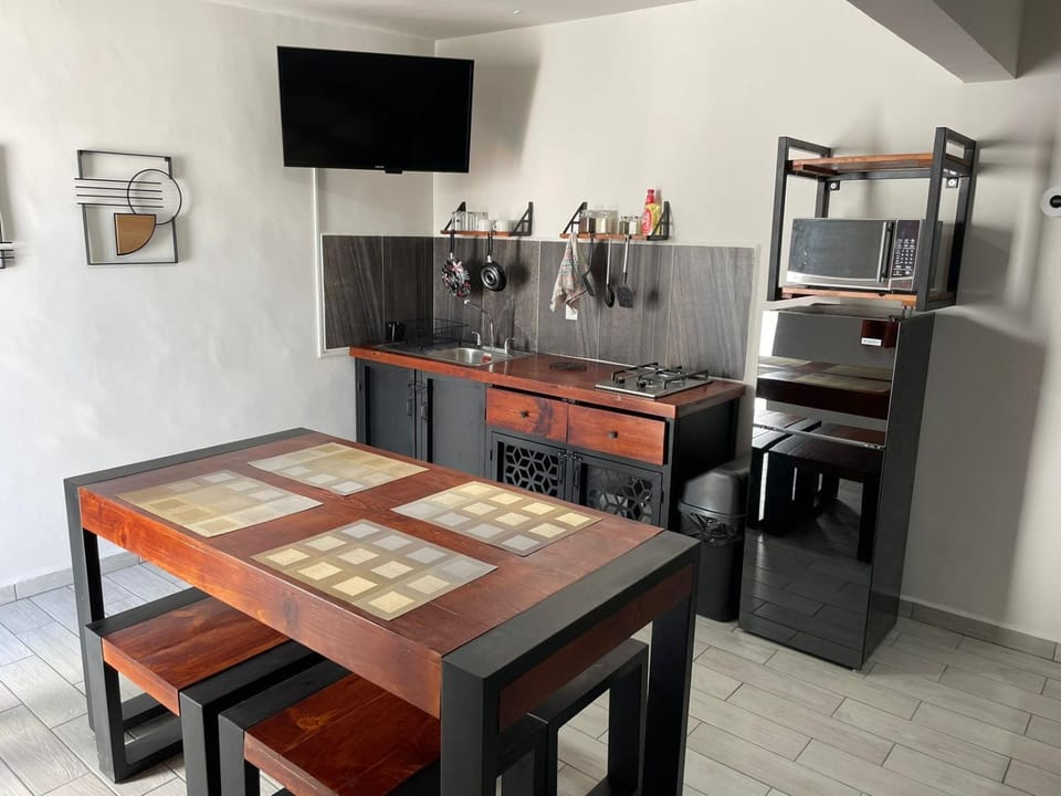 TV and multimedia, Kitchen or kitchenette, Dining area