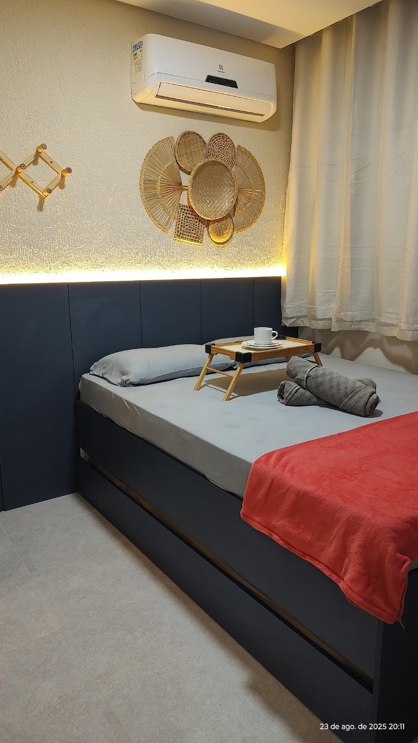 Bed, Photo of the whole room, Bedroom, air conditioner