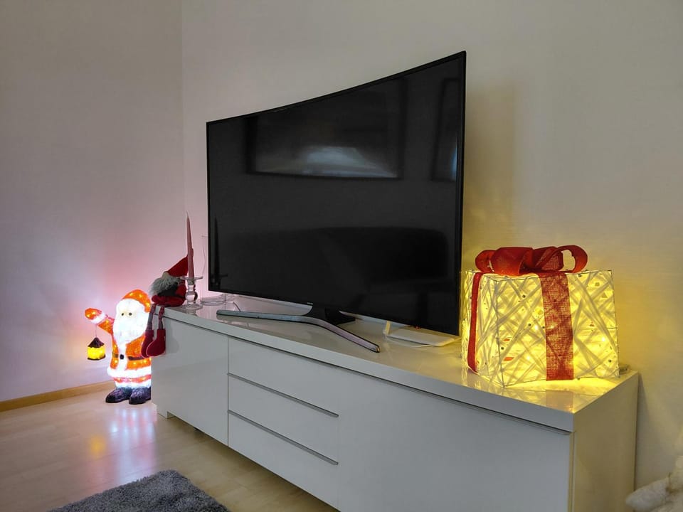 TV and multimedia, Evening entertainment