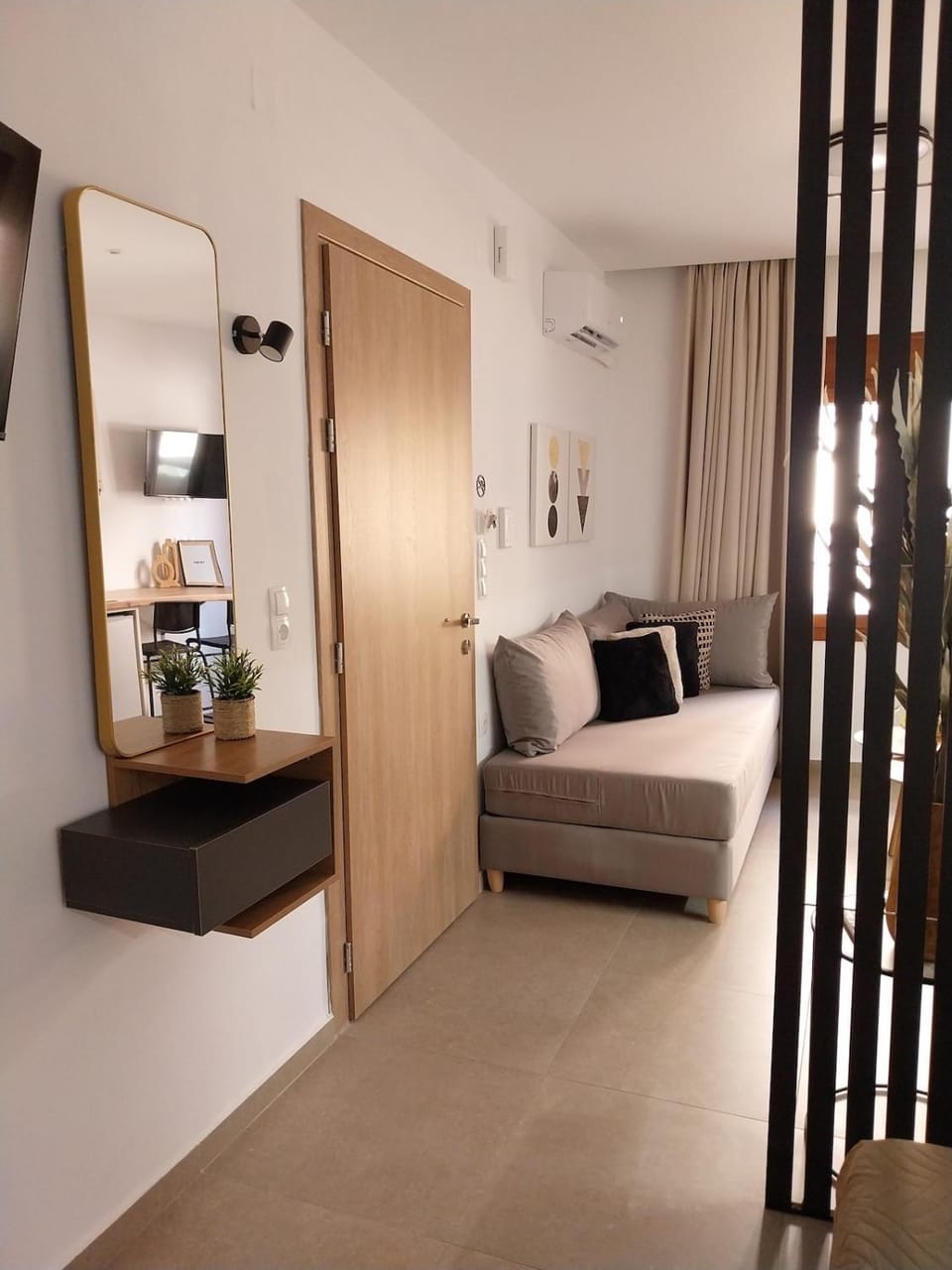 Living room, Photo of the whole room, Seating area