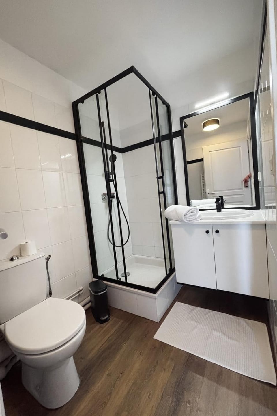 Shower, Toilet