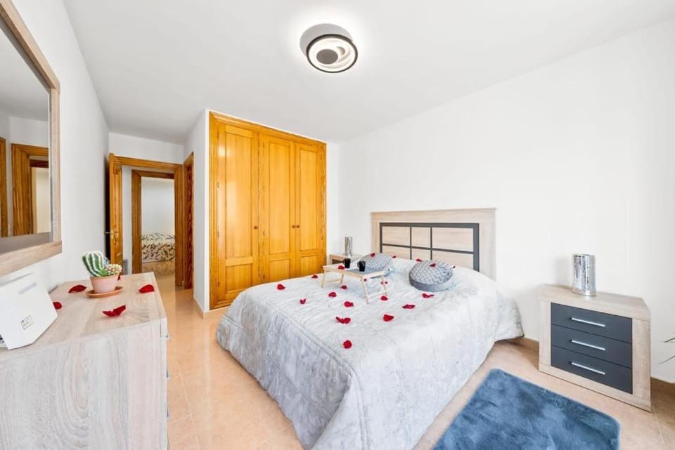 Bed, Photo of the whole room, Bedroom, wardrobe