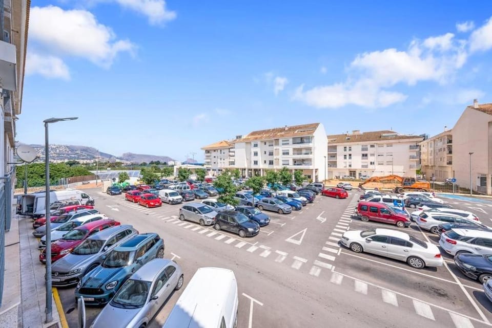 Bird's eye view, Mountain view, Parking
