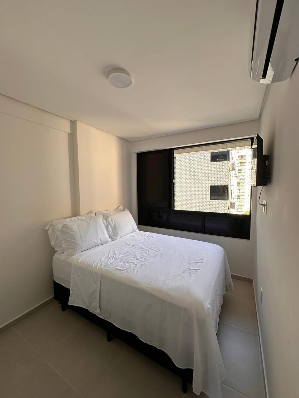Bed, TV and multimedia, View (from property/room), Photo of the whole room, Bedroom