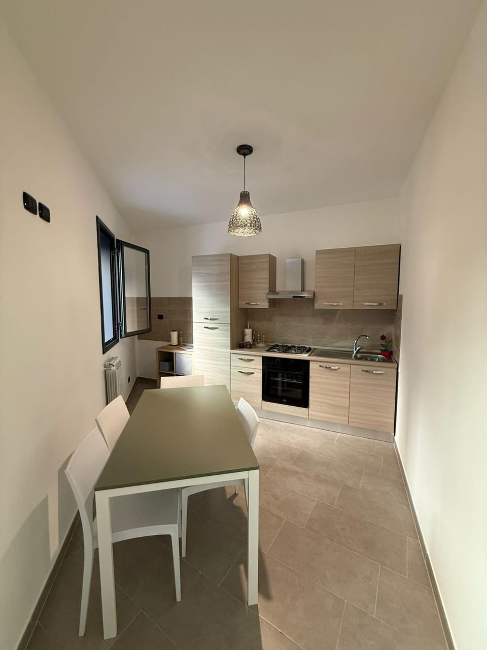 Kitchen or kitchenette, Dining area, stove