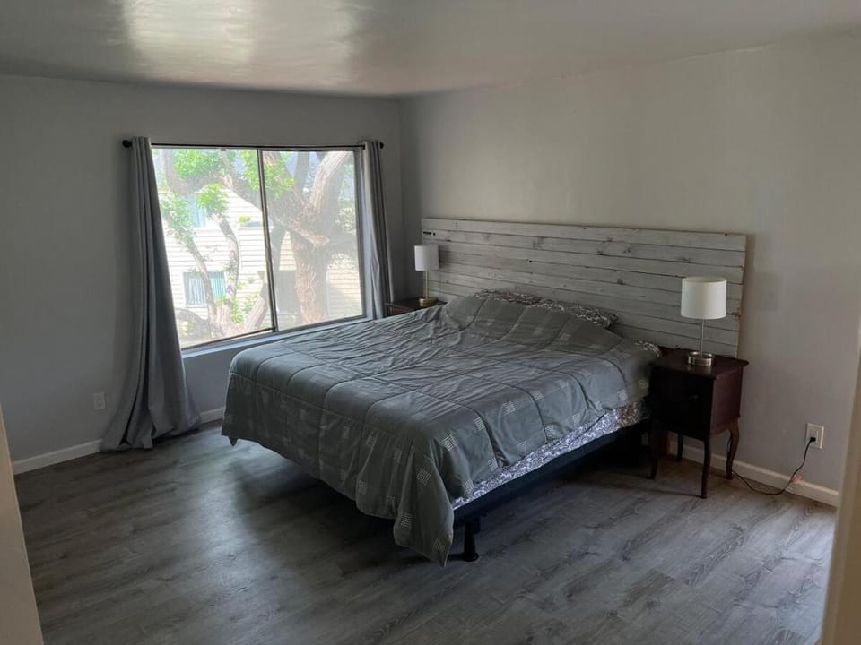 Sunny Condo Steps from Sand Apartment in Point Loma