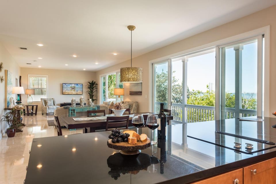 Kitchen or kitchenette, Living room, Dining area