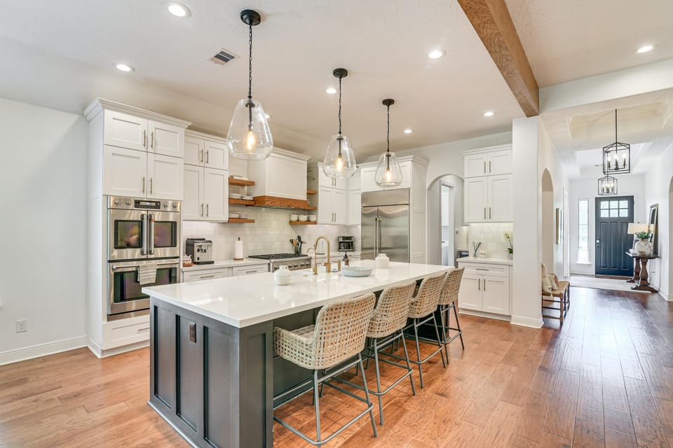 Pool and Hot Tub Family-Friendly Houston Area Home! House in Pearland