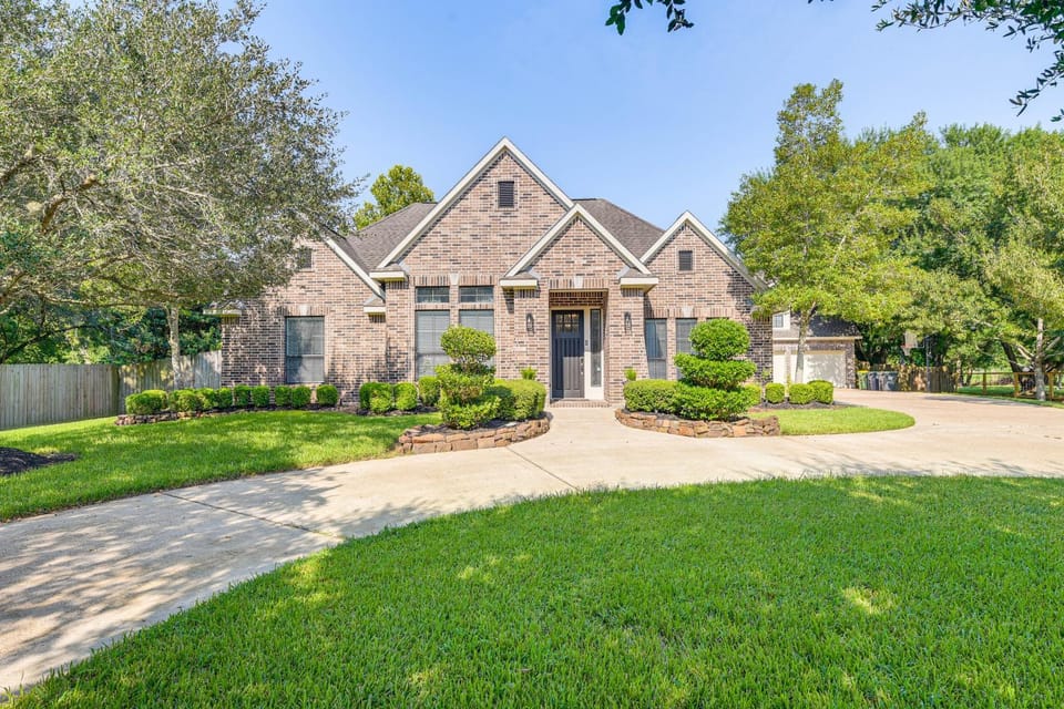 Pool and Hot Tub Family-Friendly Houston Area Home! House in Pearland