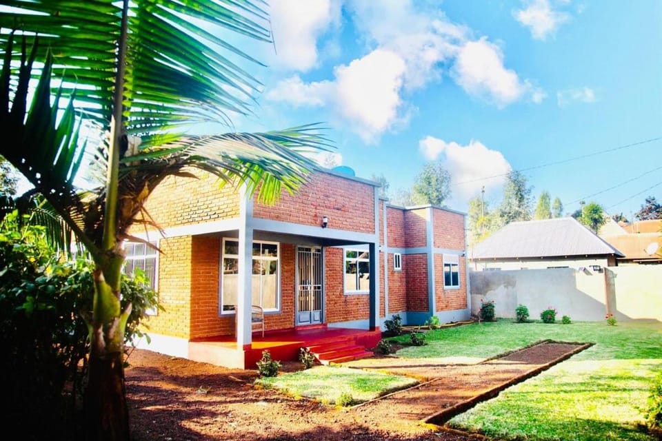 Hillside Home-Fully furnished home near Ngorongoro House in Kenya