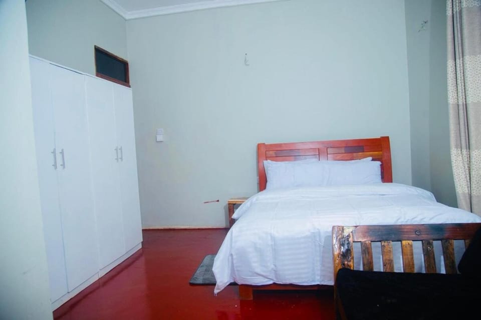 Hillside Home-Fully furnished home near Ngorongoro House in Kenya