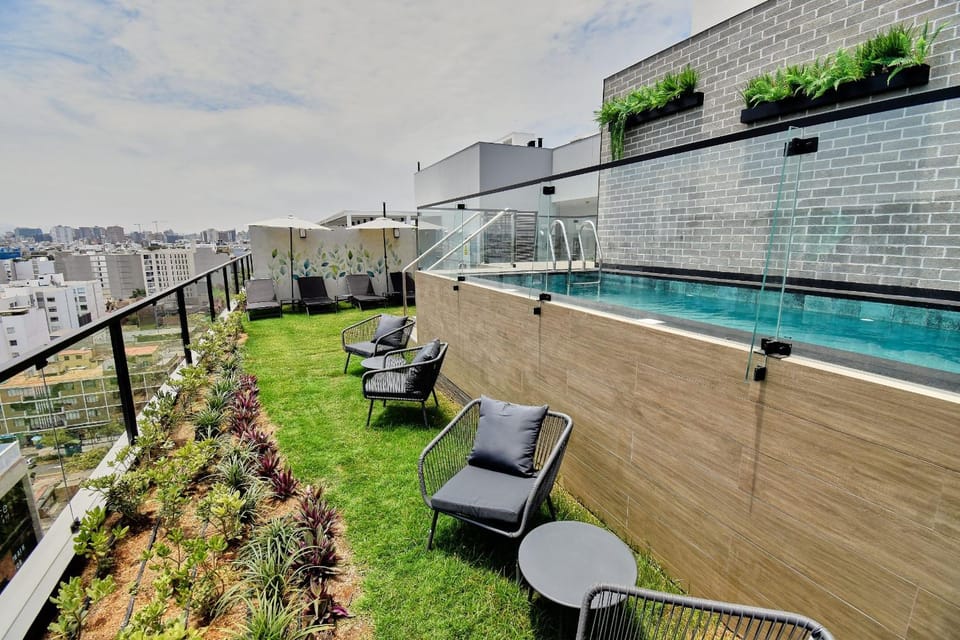 Balcony/Terrace, Swimming pool