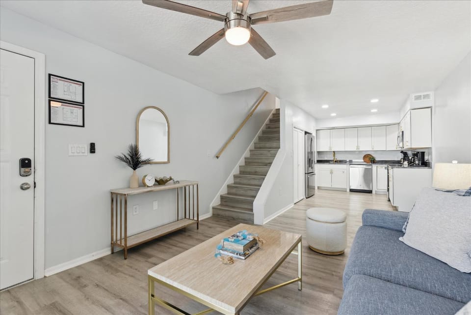 Kitchen or kitchenette, Living room, Seating area