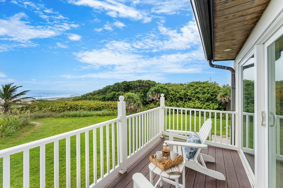Property building, Patio, Day, Garden, Garden, View (from property/room), Balcony/Terrace, Balcony/Terrace, Garden view, Sea view