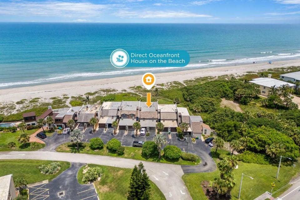 Property building, Nearby landmark, Day, Neighbourhood, Bird's eye view, Beach, Sea view, Street view, Location